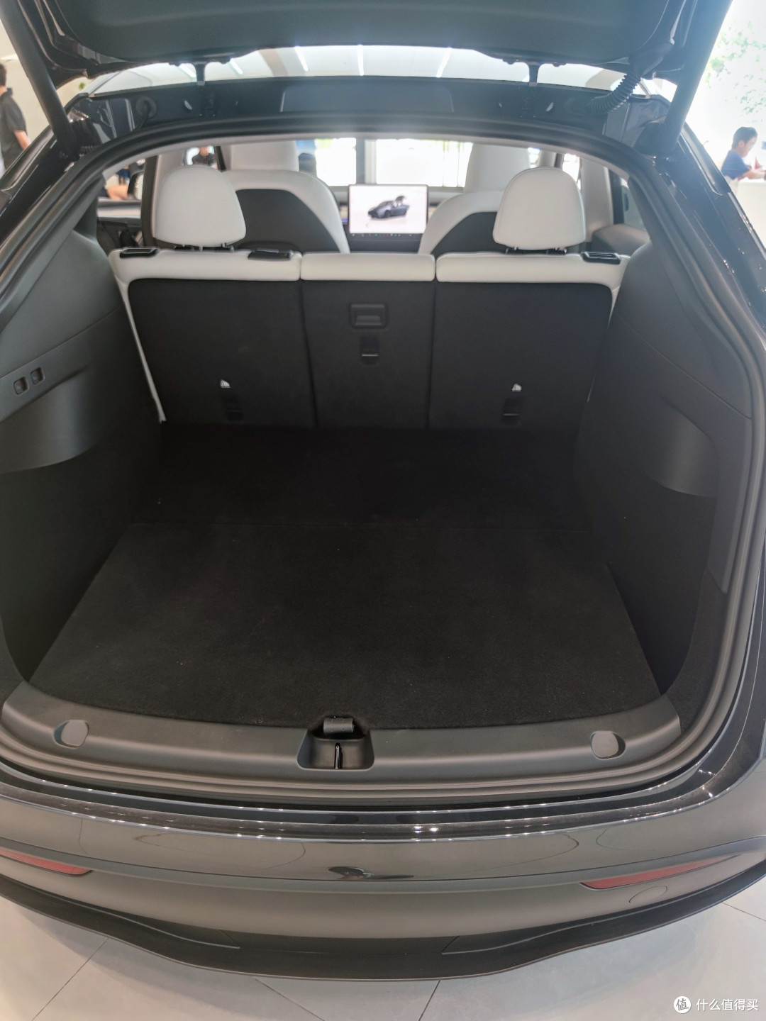 【试驾】特斯拉ModelY：只有2个短板的驾驶车之车！全球销冠，有点东西！