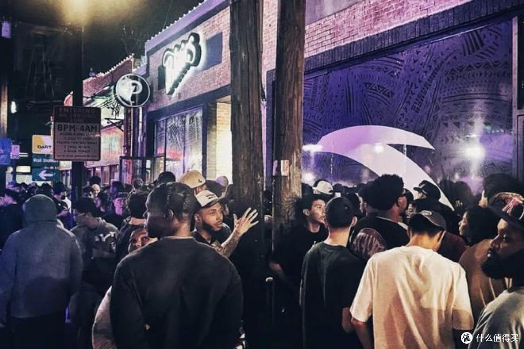 主场竞争,安踏把背影留给耐克
