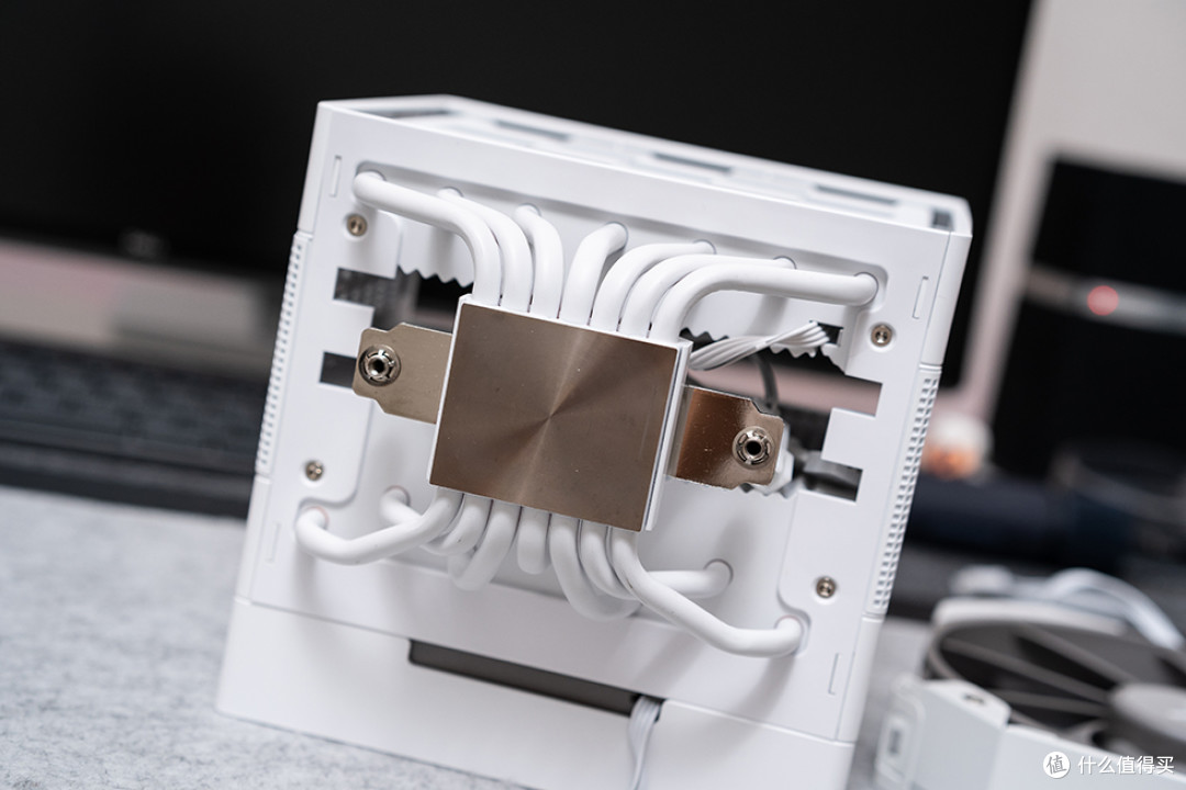 小白盒打黑悟空，13490F+华擎B760M-HDV/M.2+索泰 4070ti X-GAMING OC 欧泊白+闪鳞G400 装机展示