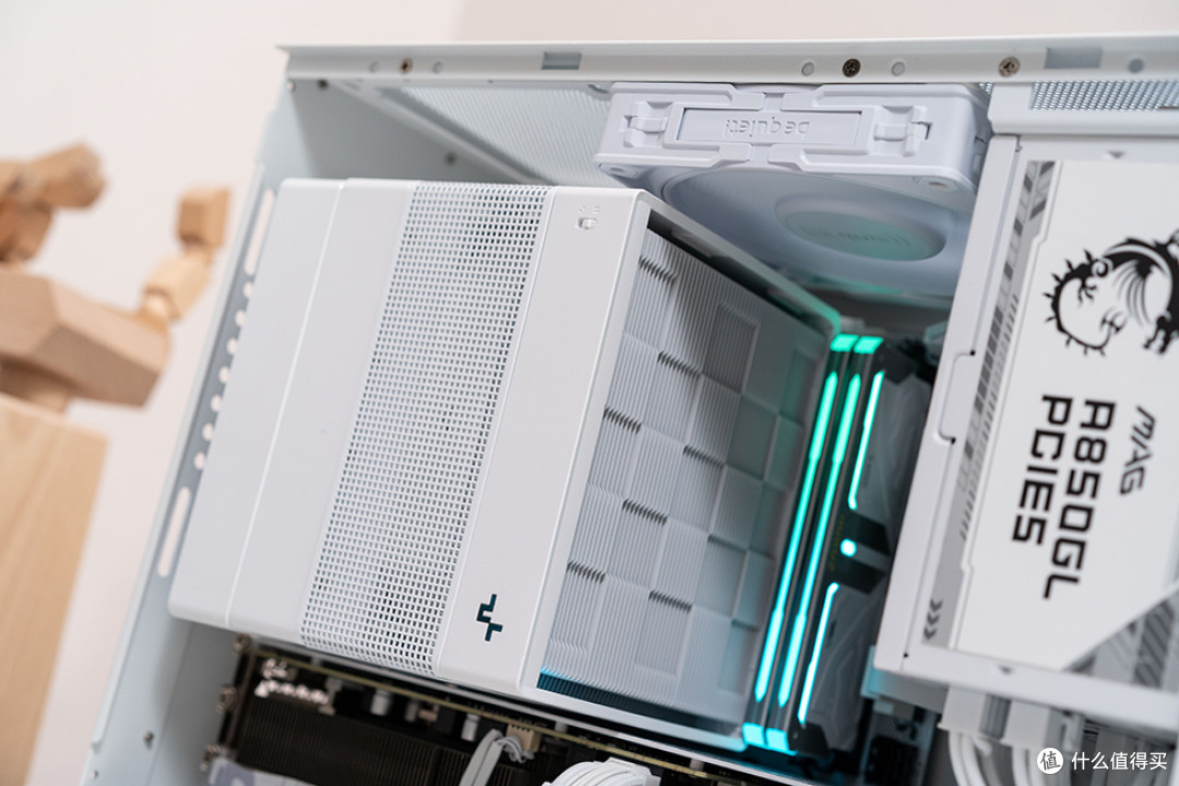小白盒打黑悟空，13490F+华擎B760M-HDV/M.2+索泰 4070ti X-GAMING OC 欧泊白+闪鳞G400 装机展示