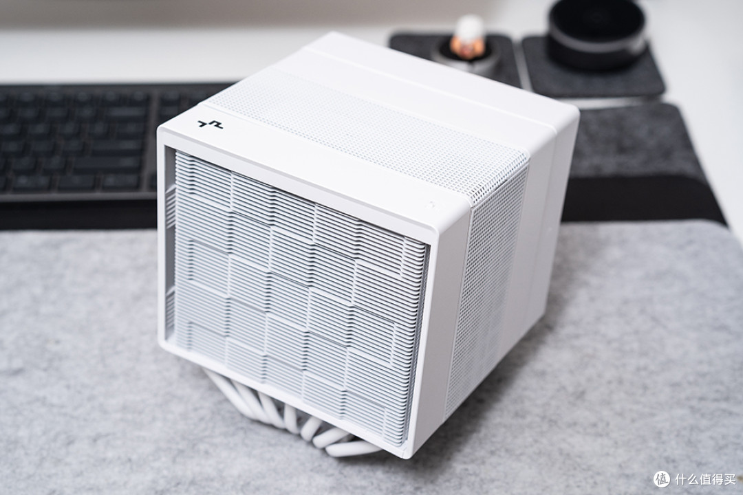 小白盒打黑悟空，13490F+华擎B760M-HDV/M.2+索泰 4070ti X-GAMING OC 欧泊白+闪鳞G400 装机展示