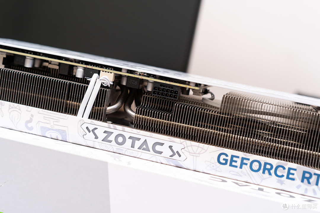 小白盒打黑悟空，13490F+华擎B760M-HDV/M.2+索泰 4070ti X-GAMING OC 欧泊白+闪鳞G400 装机展示