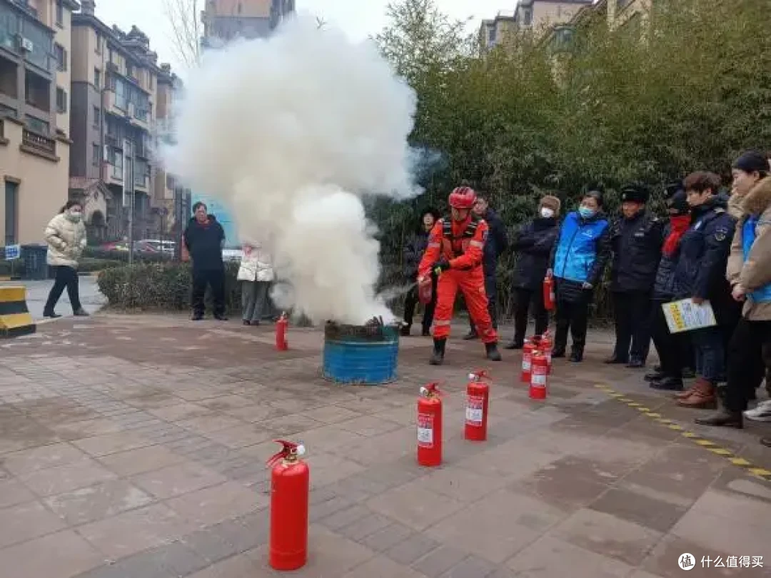 红翼应急救援队：守护游客安全 助力温暖岛城