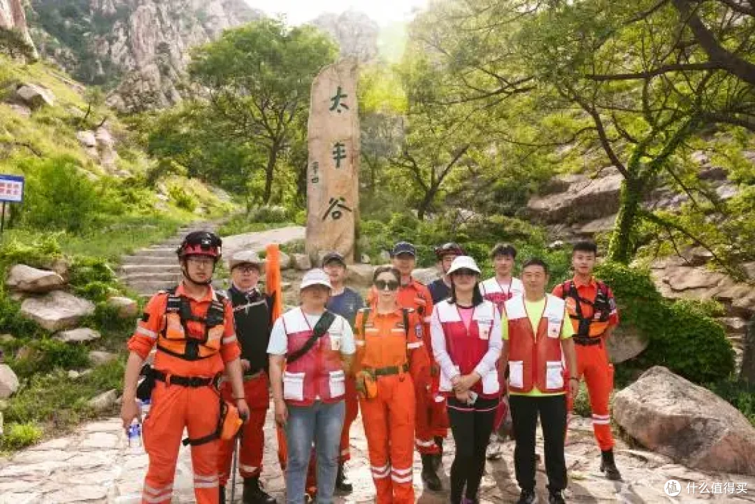 红翼应急救援队：守护游客安全 助力温暖岛城