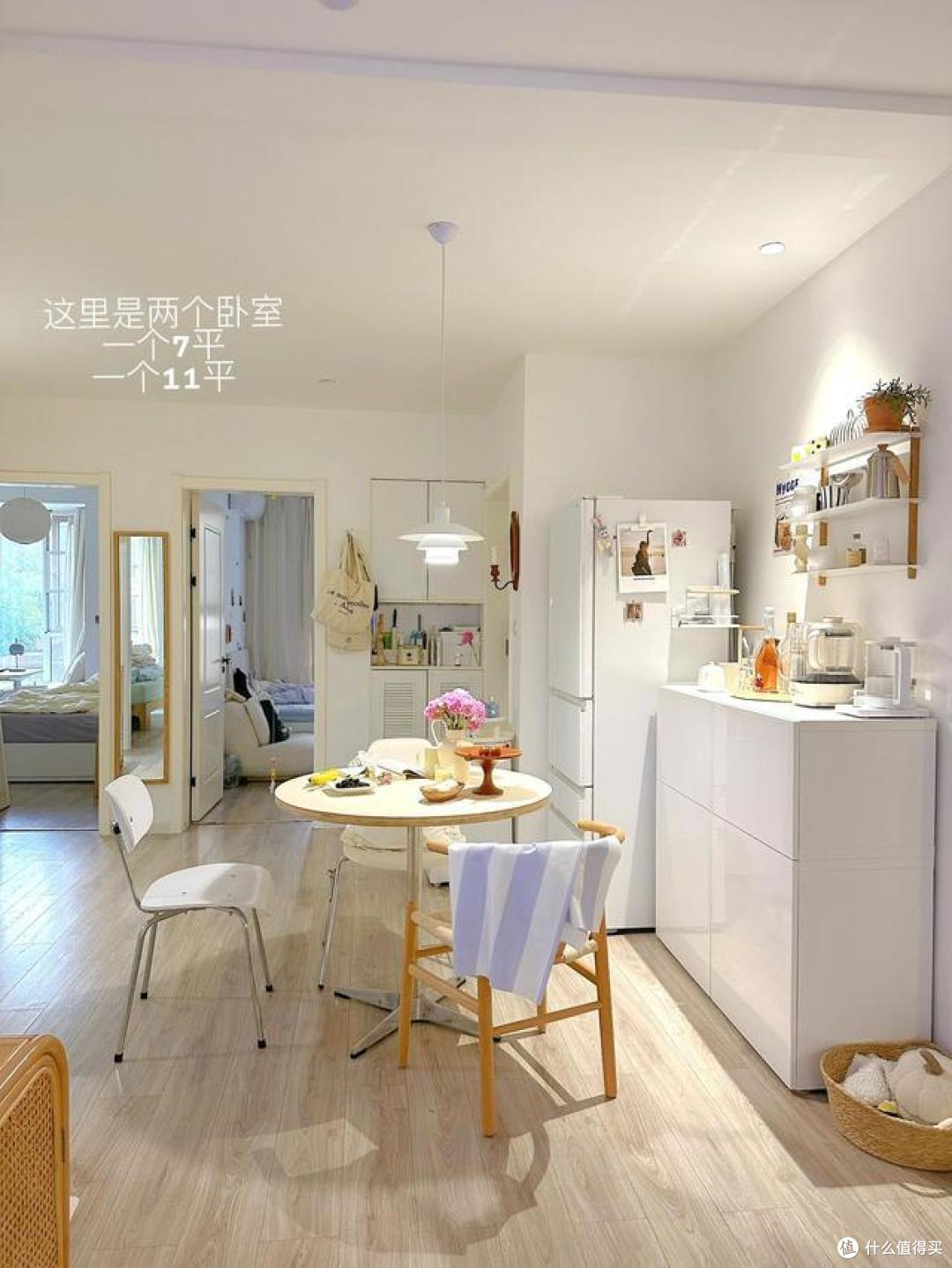浙江一31岁太太,因穷装而走红,全屋铺木地板,堪称极简教科书!