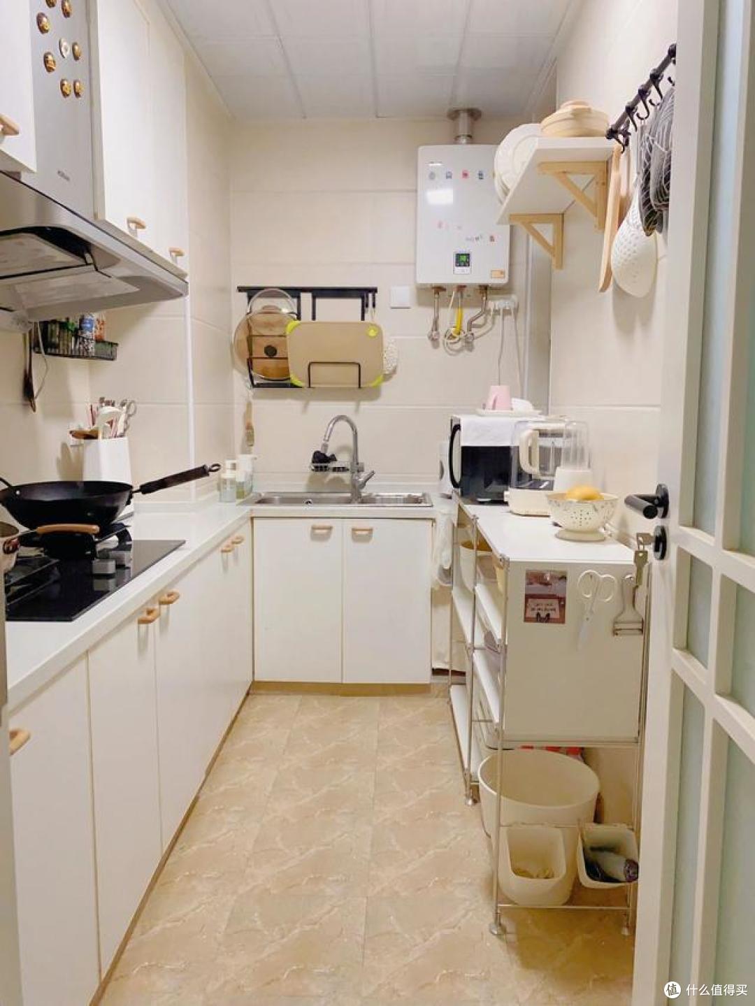 浙江一31岁太太,因穷装而走红,全屋铺木地板,堪称极简教科书!