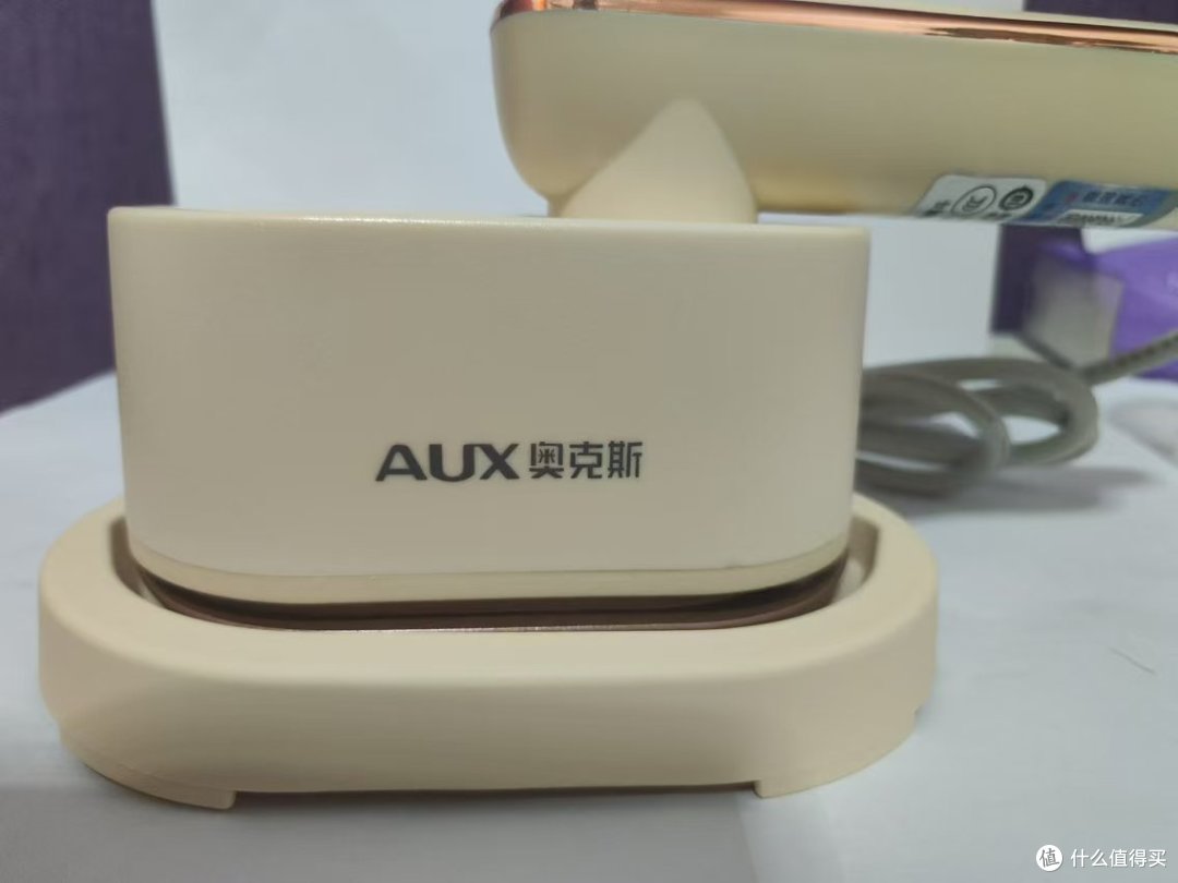 居家必备的熨烫机-AUX 奥克斯蒸汽电熨斗