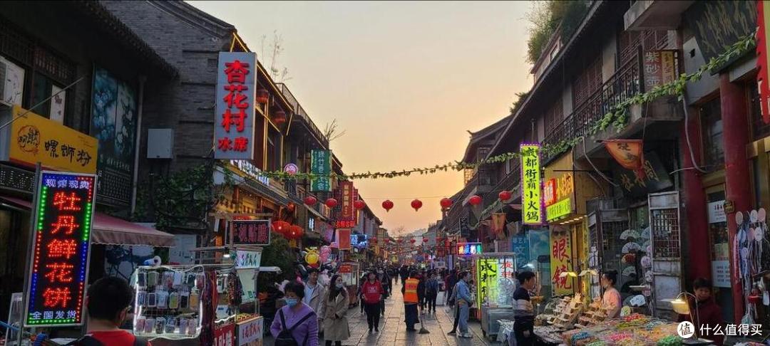 全国哪的“小吃街”最好吃?经评选,这10个地方上榜,你扫过几条