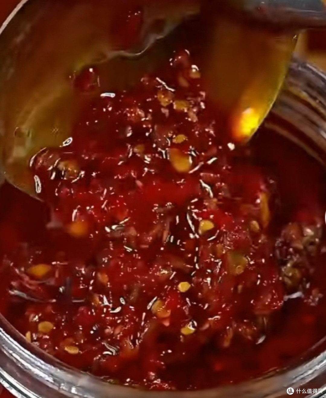 家常辣酱:自制餐桌上的美味调味品,唤醒味蕾的香辣诱惑