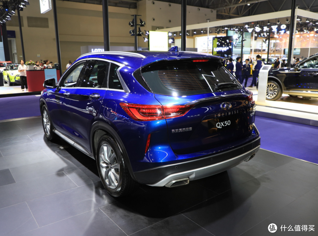 英菲尼迪QX50：精致豪华的中型SUV