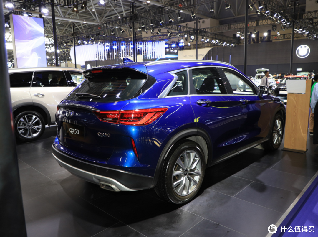 英菲尼迪QX50：精致豪华的中型SUV