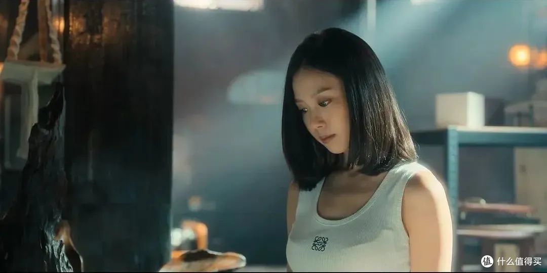 太癫了!Netflix新剧尺度爆表,女神又赢麻了