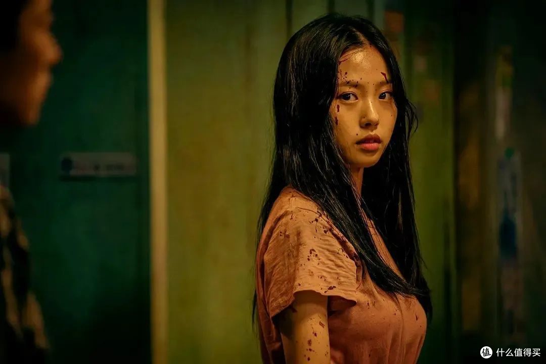 太癫了!Netflix新剧尺度爆表,女神又赢麻了