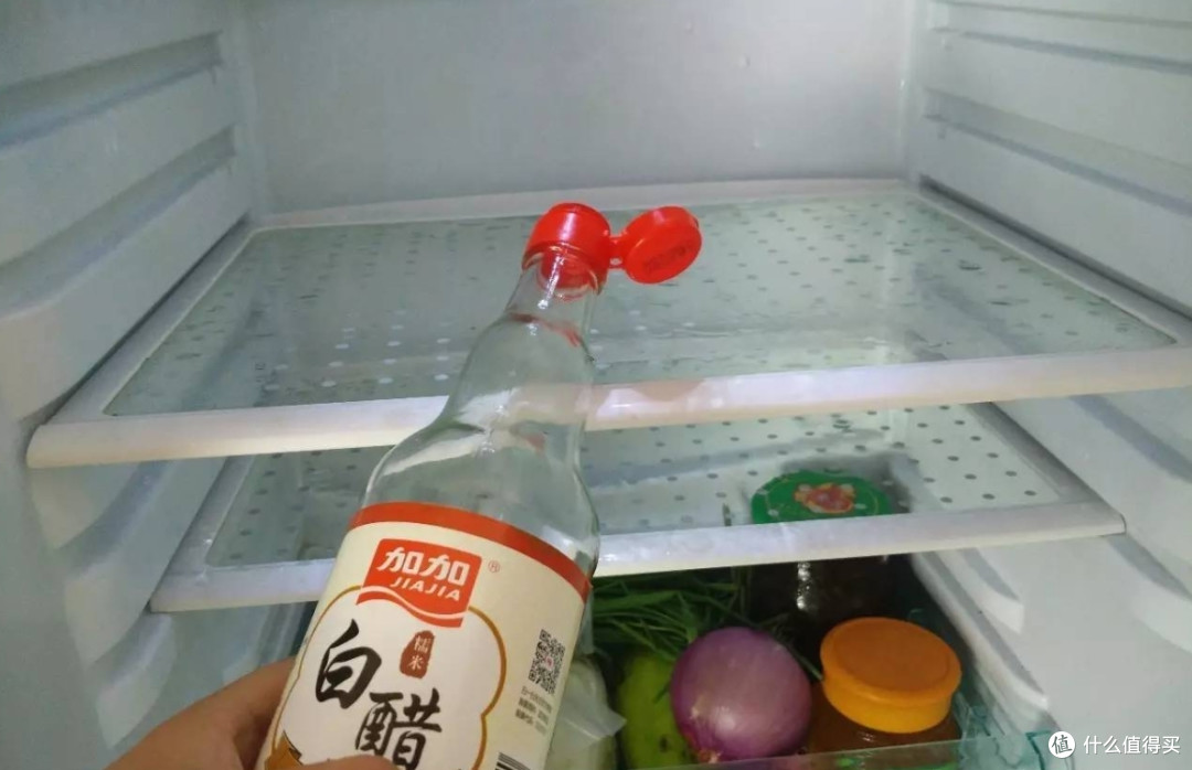 在手心倒点白醋搓一搓,没想到这么神奇,试过的人都说效果好
