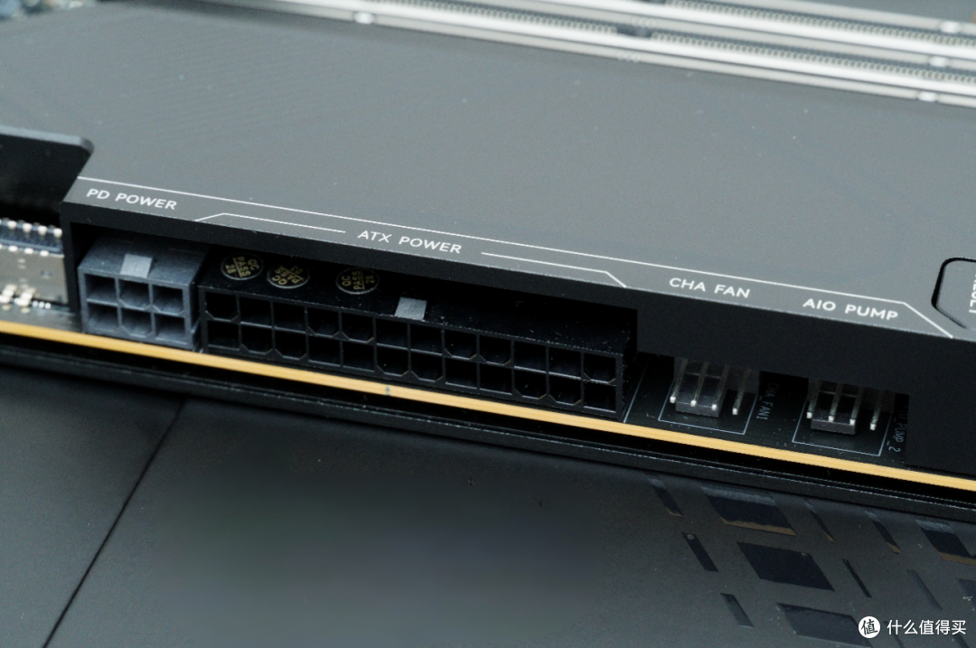 涅槃重生,火神再临,七彩虹 iGame Z790 VULCAN X V20 黑火神主板首发测评