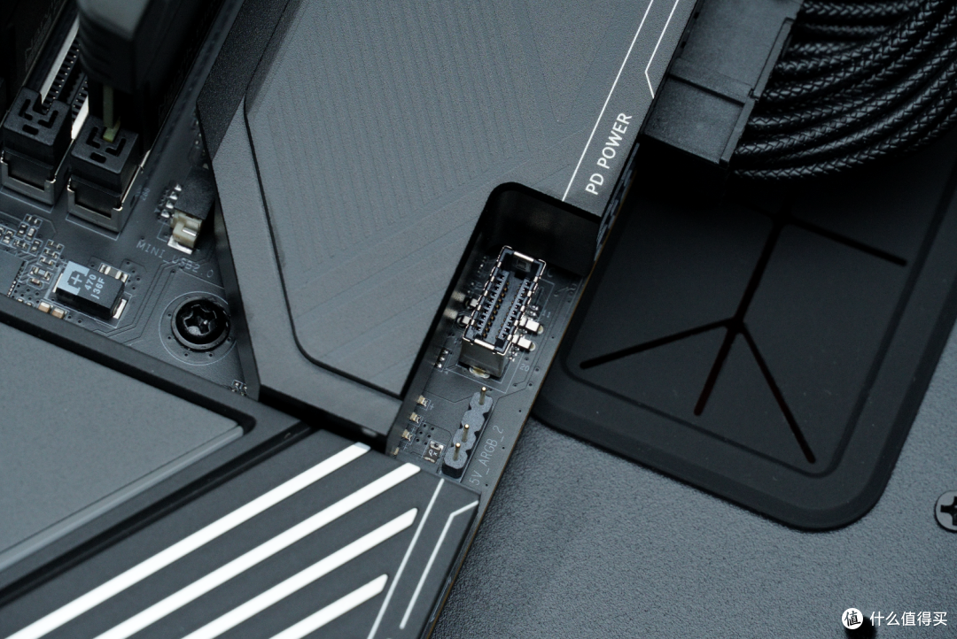 涅槃重生,火神再临,七彩虹 iGame Z790 VULCAN X V20 黑火神主板首发测评