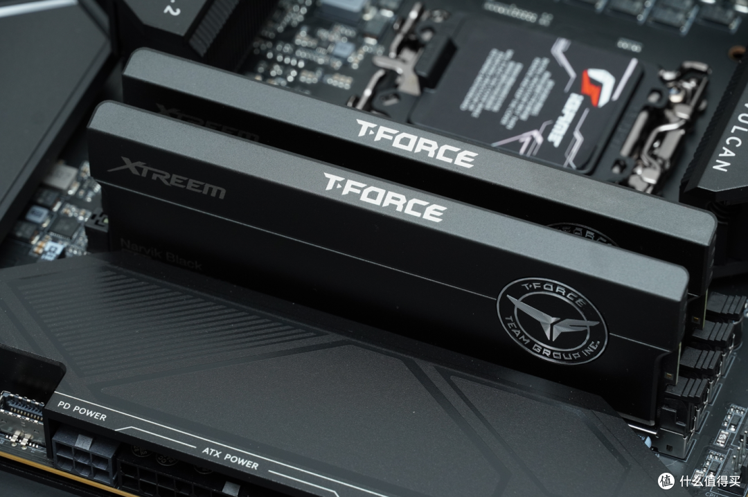 涅槃重生,火神再临,七彩虹 iGame Z790 VULCAN X V20 黑火神主板首发测评