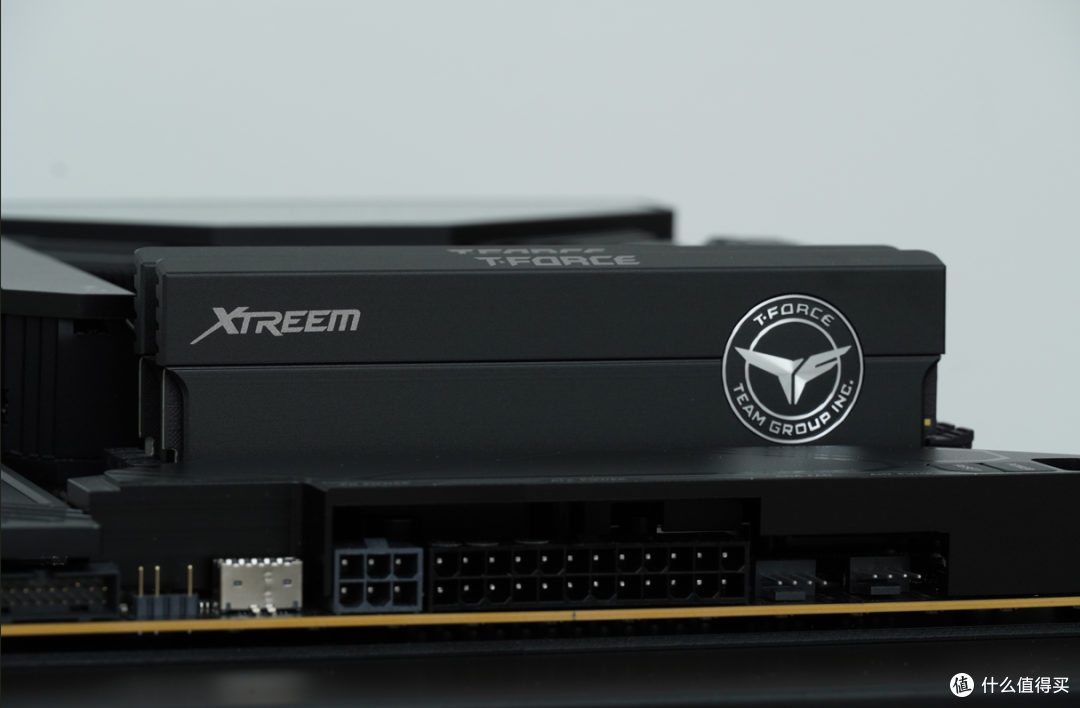 涅槃重生,火神再临,七彩虹 iGame Z790 VULCAN X V20 黑火神主板首发测评