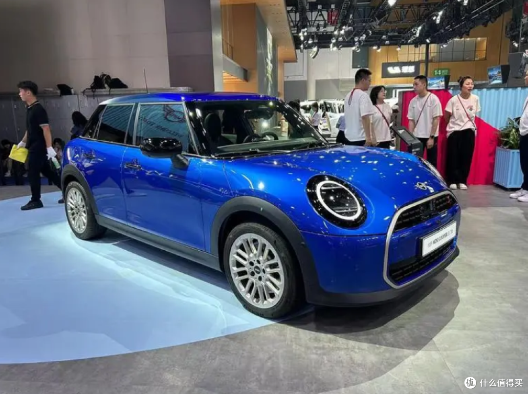 全新电动MINI COOPER：紧凑型电动小车的先锋之作