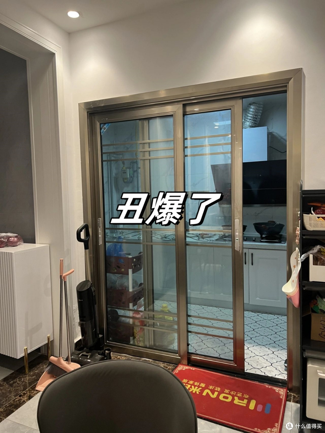 越来越多人厨房不装推拉门，都在装“口袋门”和“PD门”，好明智