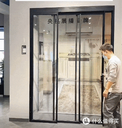 越来越多人厨房不装推拉门，都在装“口袋门”和“PD门”，好明智