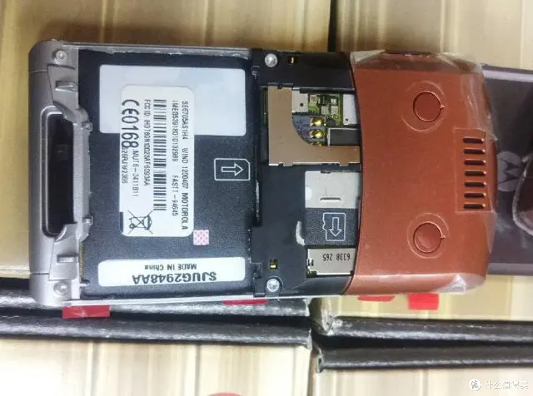 十年前的翻盖手机重现江湖,曾风靡全国,如今还有库存新机?