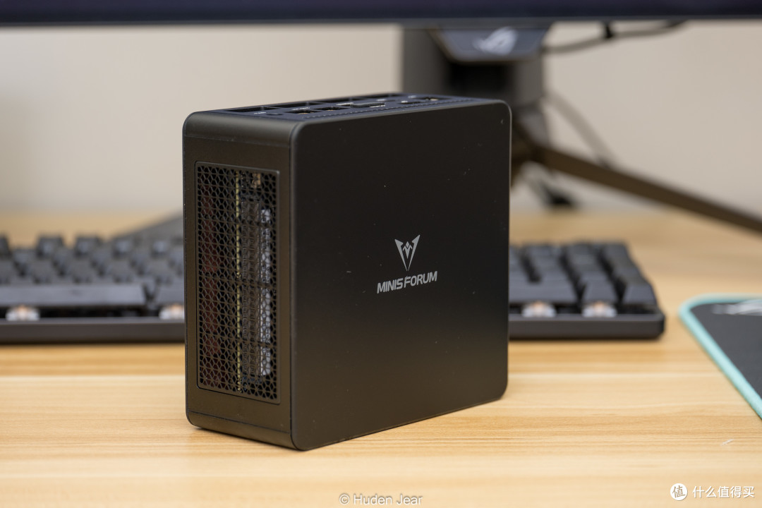 旗舰APU登陆mini主机：铭凡UM890PRO测评