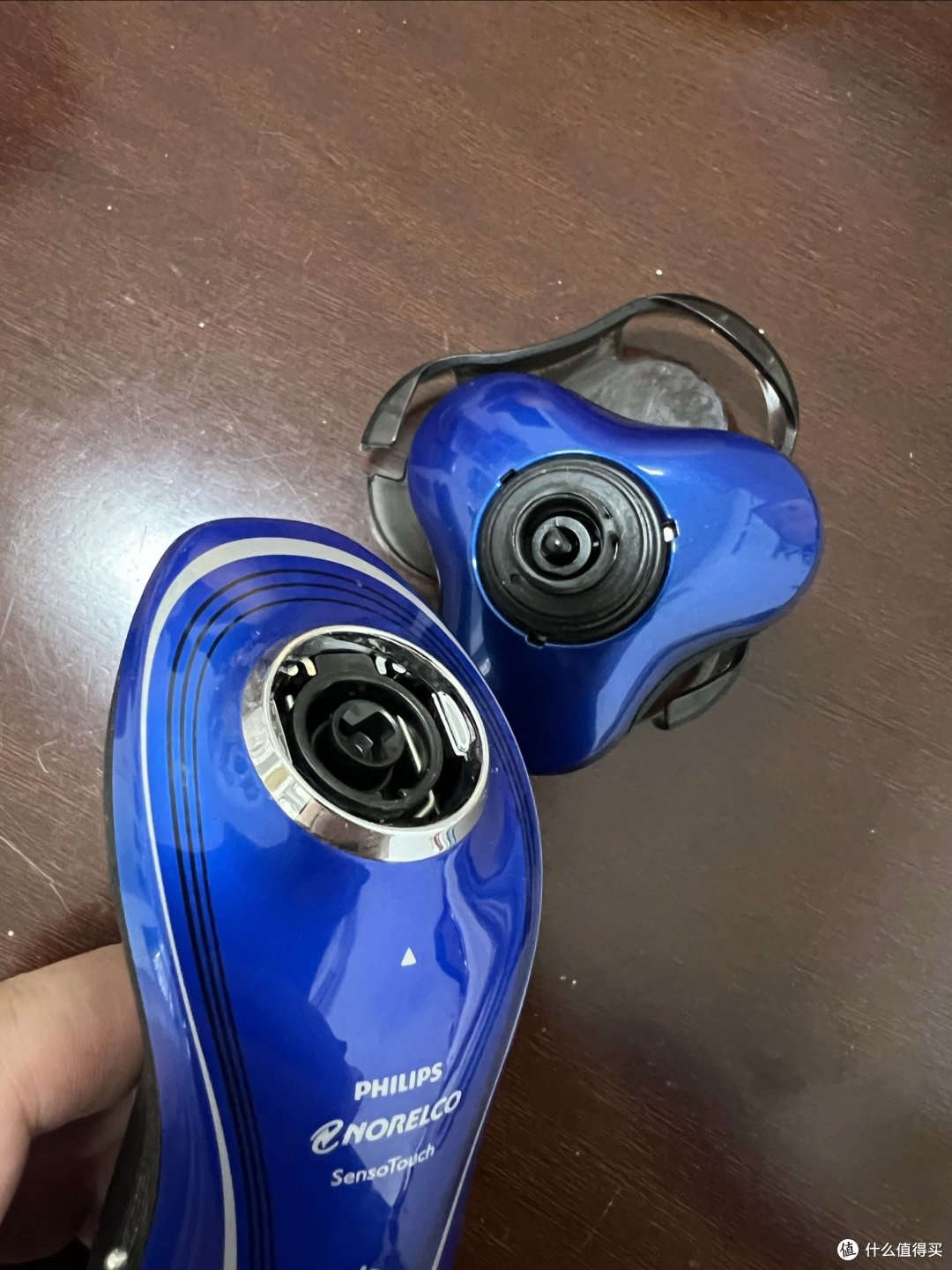 飞利浦的剃须刀真的是很耐用,用了快10年了,还能战斗,杠杠的!