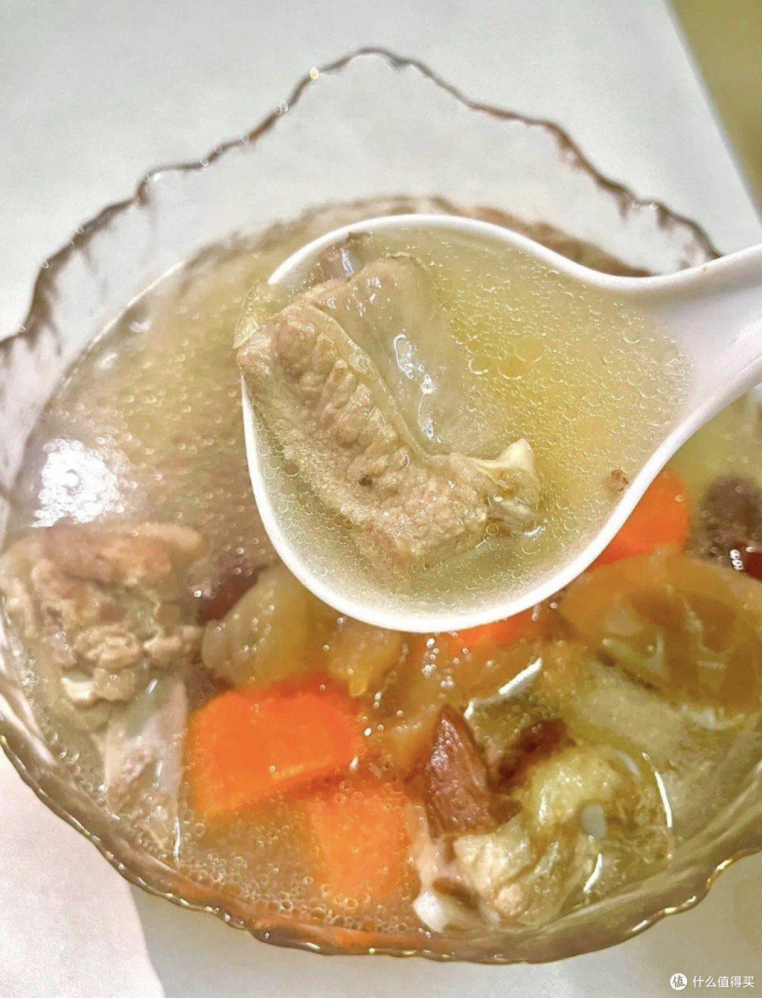 秋天赶紧补肠胃啦~~苹果🍎胡萝卜🥕排骨汤