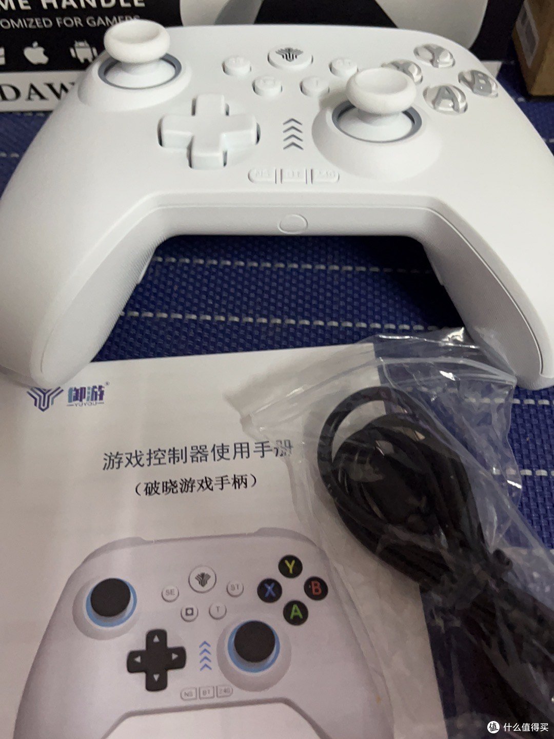 破晓、小鸡手柄开箱体验如何?与xbox手柄有什么不一样?