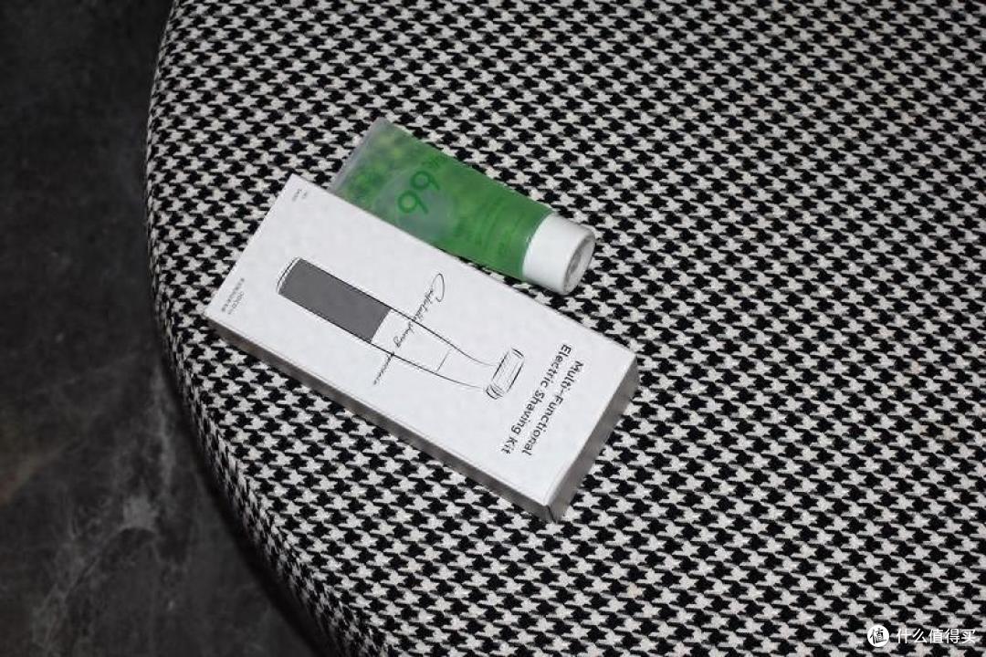 全面提升个人护理 DOCO四合一多功能电动剃毛器