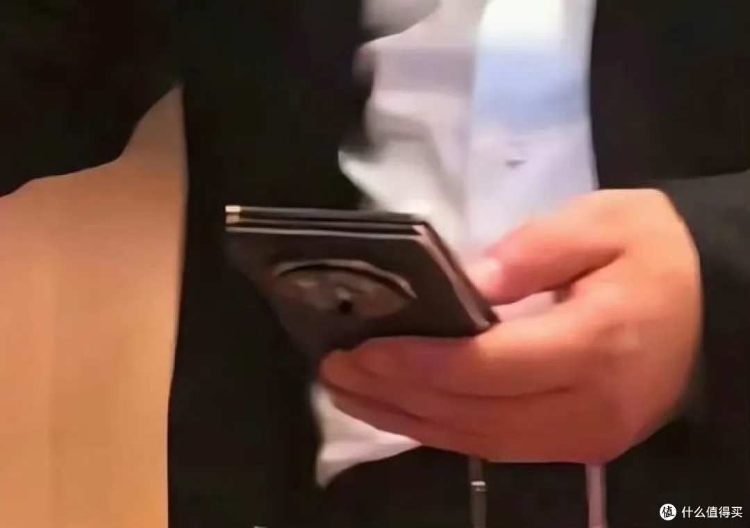 华为三折叠手机 配置爆料