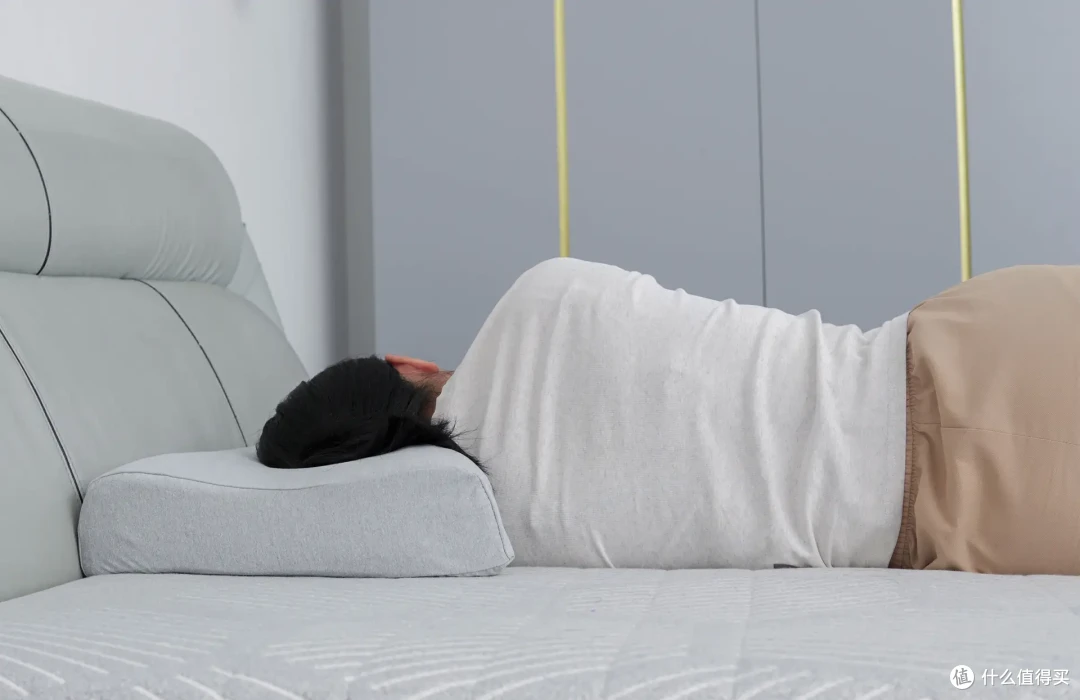 小米:深度睡眠的秘密武器!米家天然乳胶护颈枕Pro不了解一下?