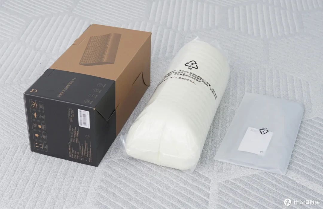 小米:深度睡眠的秘密武器!米家天然乳胶护颈枕Pro不了解一下?