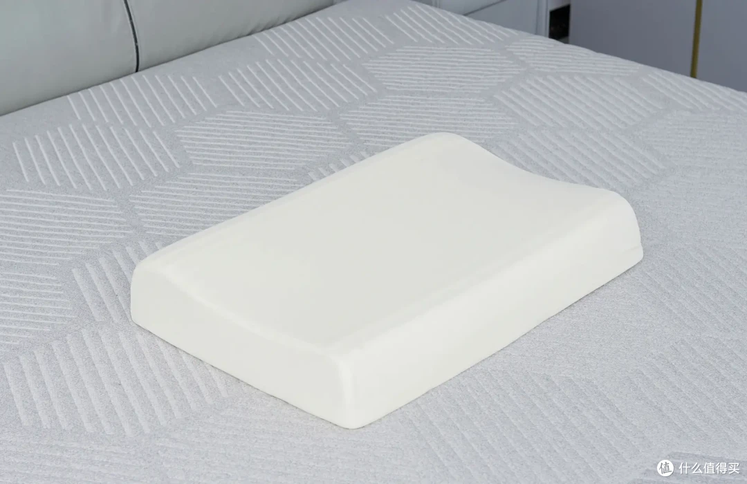 小米:深度睡眠的秘密武器!米家天然乳胶护颈枕Pro不了解一下?