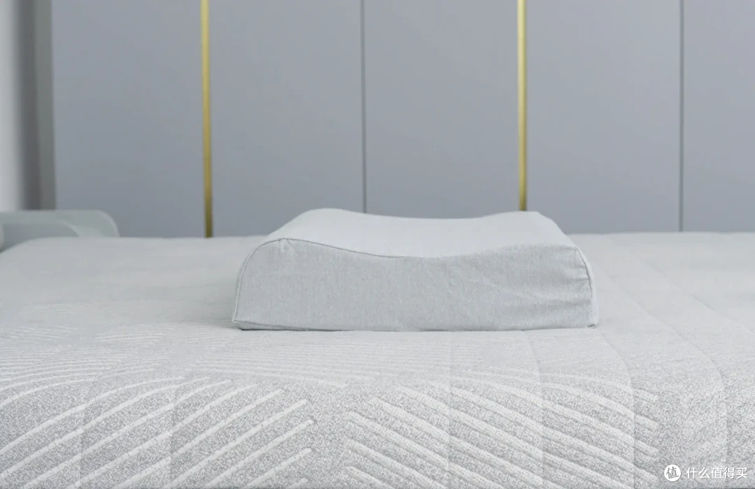 小米:深度睡眠的秘密武器!米家天然乳胶护颈枕Pro不了解一下?