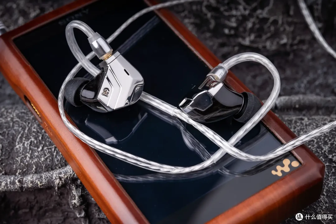 可能是Campfire Audio家族的素质T0丨深入聊聊Astrolith星石的声音表现