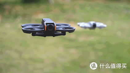 新手也能一键拍大片？大疆DJI Neo掌上Vlog无人机测评