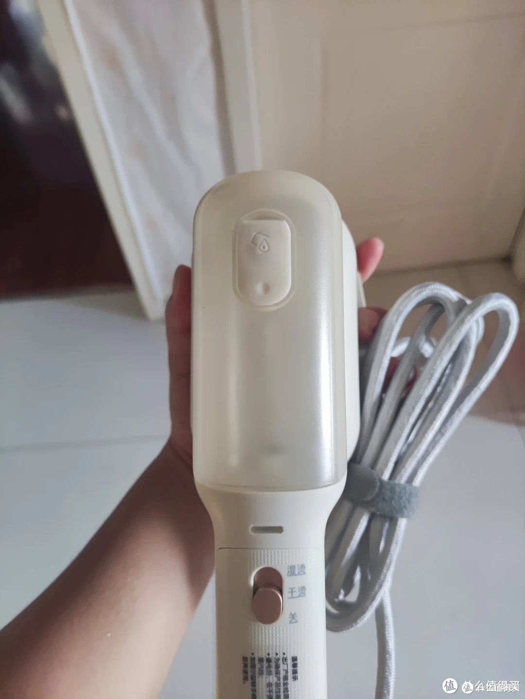 实用率超高小家电——美的手持挂烫机