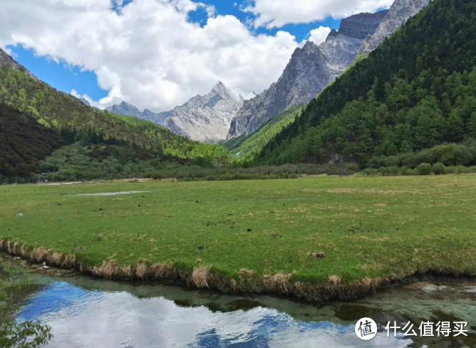 稻城亚丁旅游攻略：探秘水蓝色星球上的最后一片净土