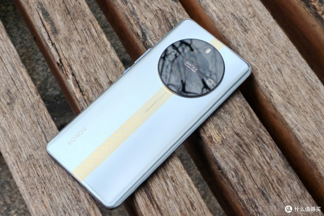 史诗级“大黑马”,1.5K抗摔屏+5800mAh+骁龙8Plus旗舰芯