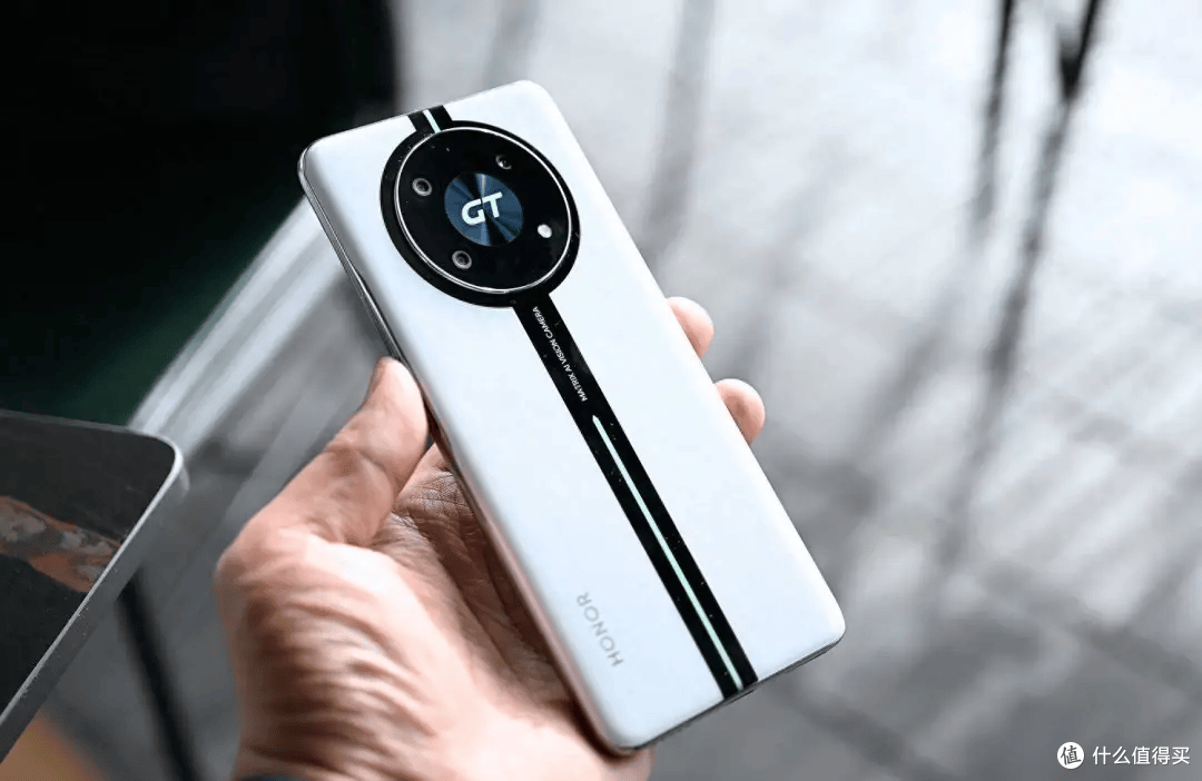 史诗级“大黑马”,1.5K抗摔屏+5800mAh+骁龙8Plus旗舰芯