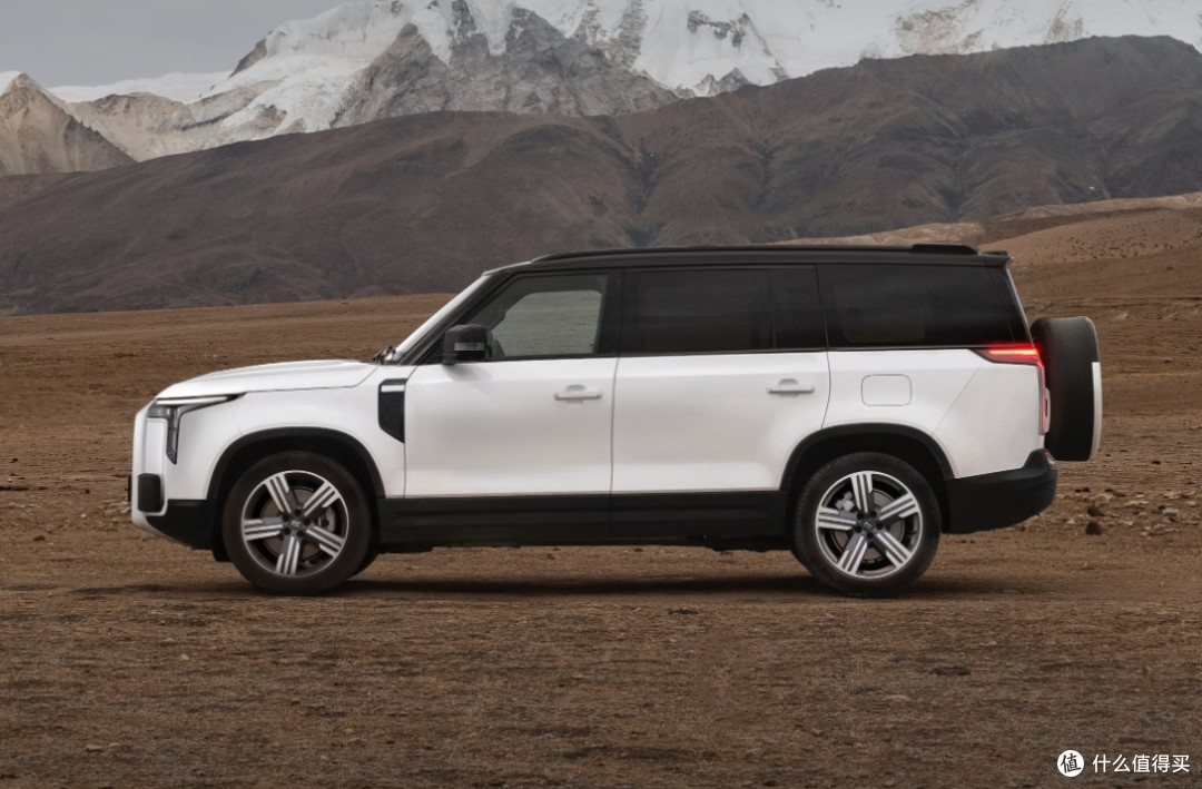 插电混合动力大型SUV：极石01
