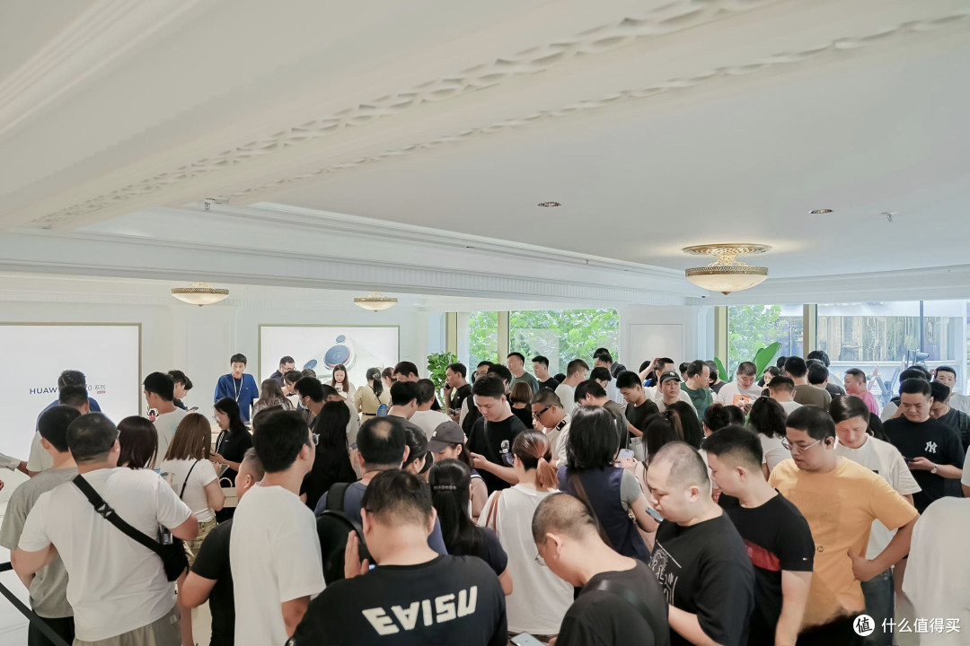 华为Mate XT非凡大师今日开放预定,线上线下十分火爆
