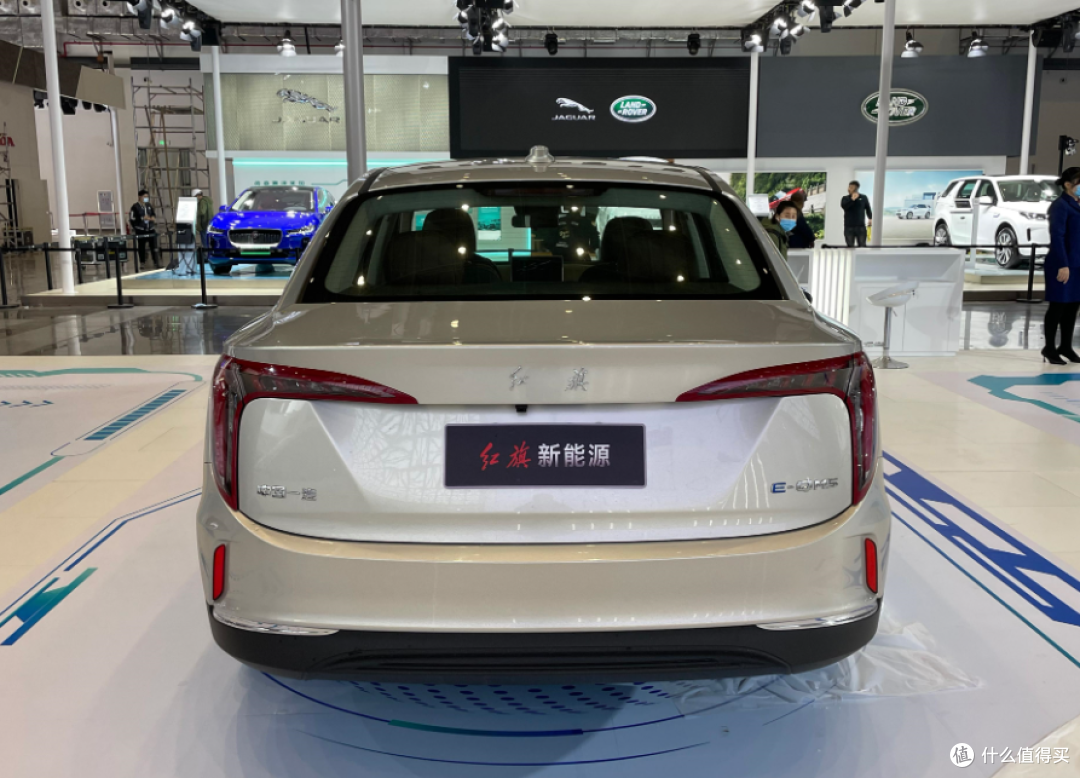 红旗E-QM5：性价比出众的新能源轿车之选