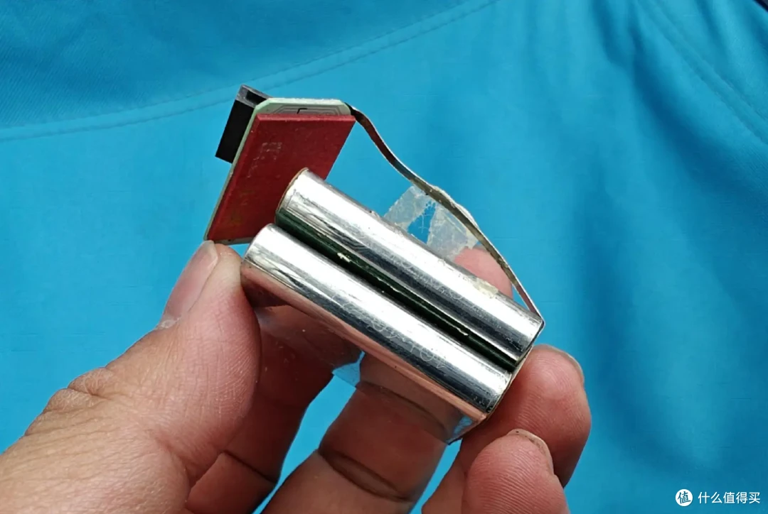续航超出我的预期,推荐这款索尼α6400适用的灵野NP-FW50两电双充套装