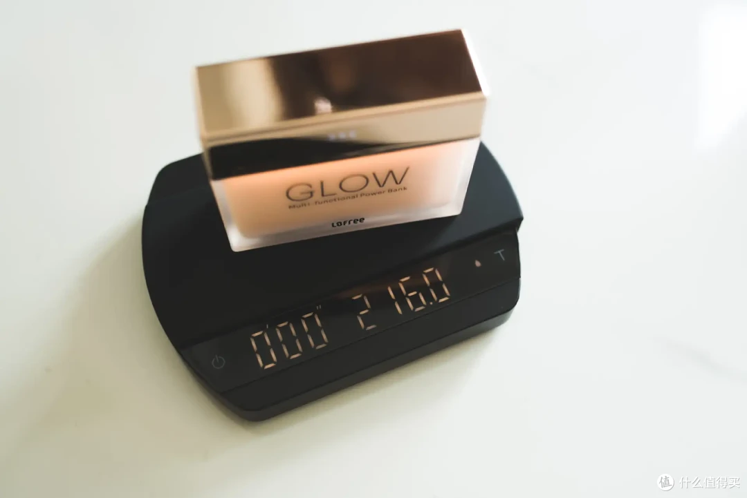 美妆与科技的灵感碰撞，姐妹们必入颜值好物，洛斐GLOW聚光移动电源