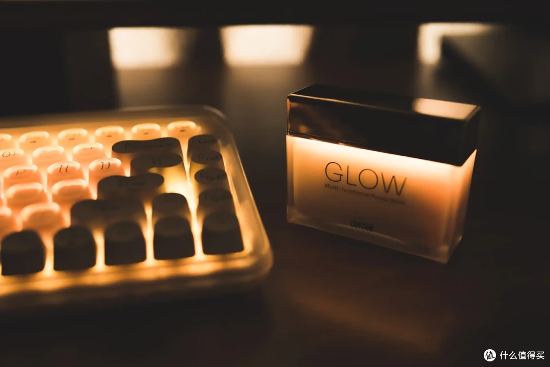 美妆与科技的灵感碰撞，姐妹们必入颜值好物，洛斐GLOW聚光移动电源