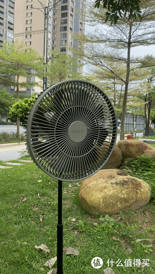 夏日露营必备:ICECO风扇,28小时超长续航,让户外生活更清凉