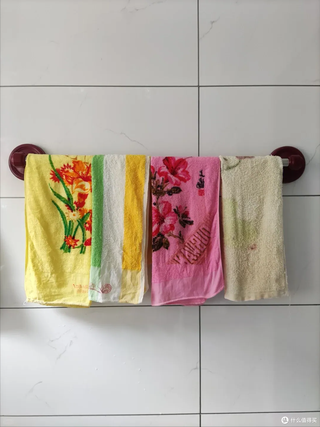 武汉一82岁婆婆,因极简生活而爆红,打开衣柜的那一刻,我破防了